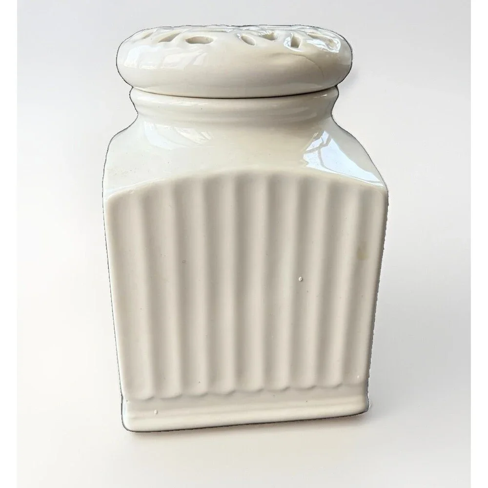THL White Ceramic Sugar Canister Jar French Country Farmhouse Lattice Lid Bronze